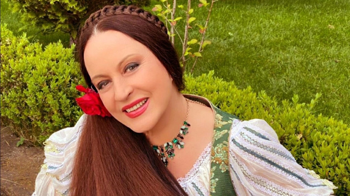 Maria Dragomiroiu a povestit ce face cu părul, după ce îl tunde. Artista nu se abate de la acest obicei neobișnuit