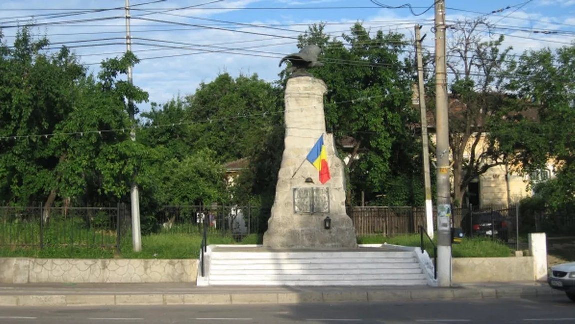 Slujba de resfințire a Monumentului Eroilor – Bucium