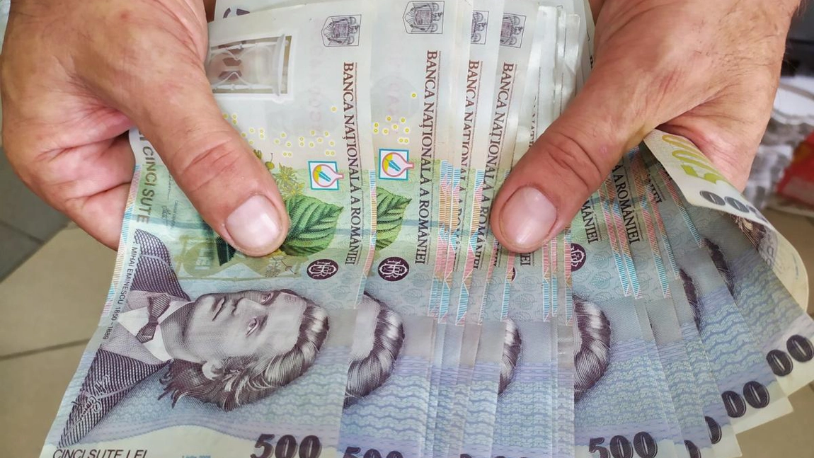 Un tânăr de 18 ani din Iași, suspectat că a furat peste 6.000 de lei dintr-o societate comercială! Polițiștii l-au prins imediat și l-au reținut