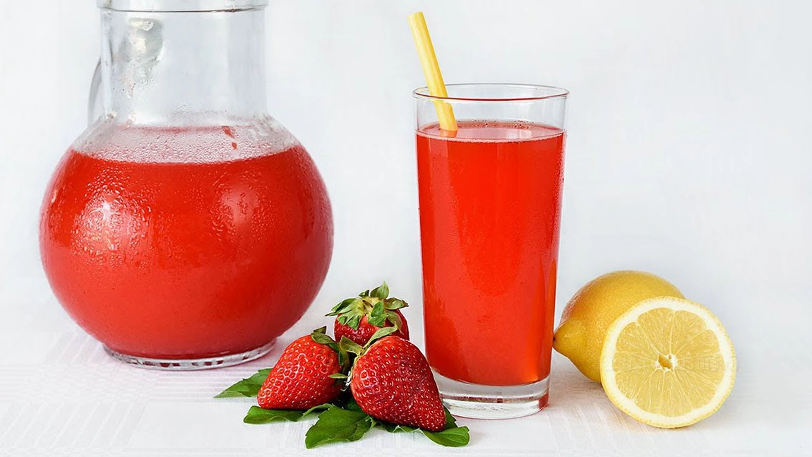 Rețetă de sirop de căpșuni delicioasă și aromată, fără zahăr! Află care sunt beneficiile băuturii pentru sănătate