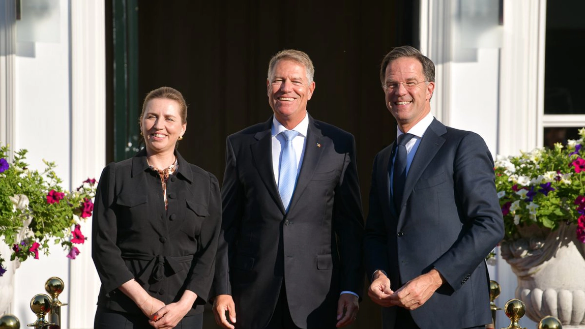 Klaus Iohannis, prezent la o reuniune NATO în format restrâns: „Vom apăra fiecare centimetru de teritoriu aliat”
