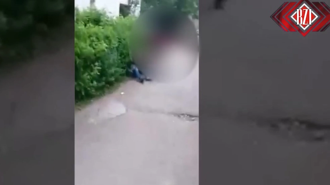 Un bărbat din Vaslui snopește în bătaie un bătrân: ” Nu mai pot, nu mai pot ” - VIDEO