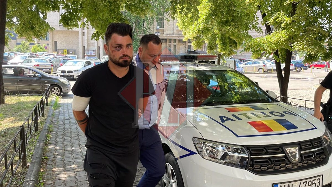 Uitaţi-vă cum arată şoferul care a provocat accidentul rutier mortal de la Leţcani! Andrei Glodoreanu, plin de vânătăi şi în cătuşe a fost adus în fața judecătorilor - EXCLUSIV, FOTO, VIDEO