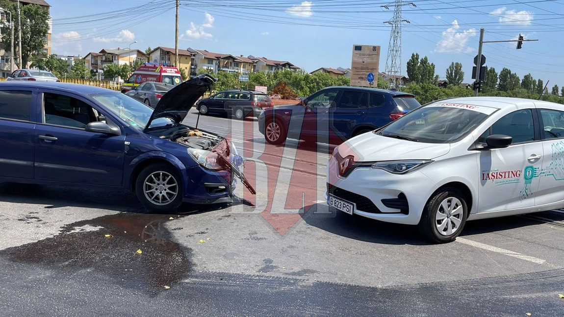 Accident rutier pe bulevardul Metalurgiei. Două autoturisme au intrat în coliziune, iar o persoană a fost rănită - EXCLUSIV, UPDATE, FOTO, VIDEO