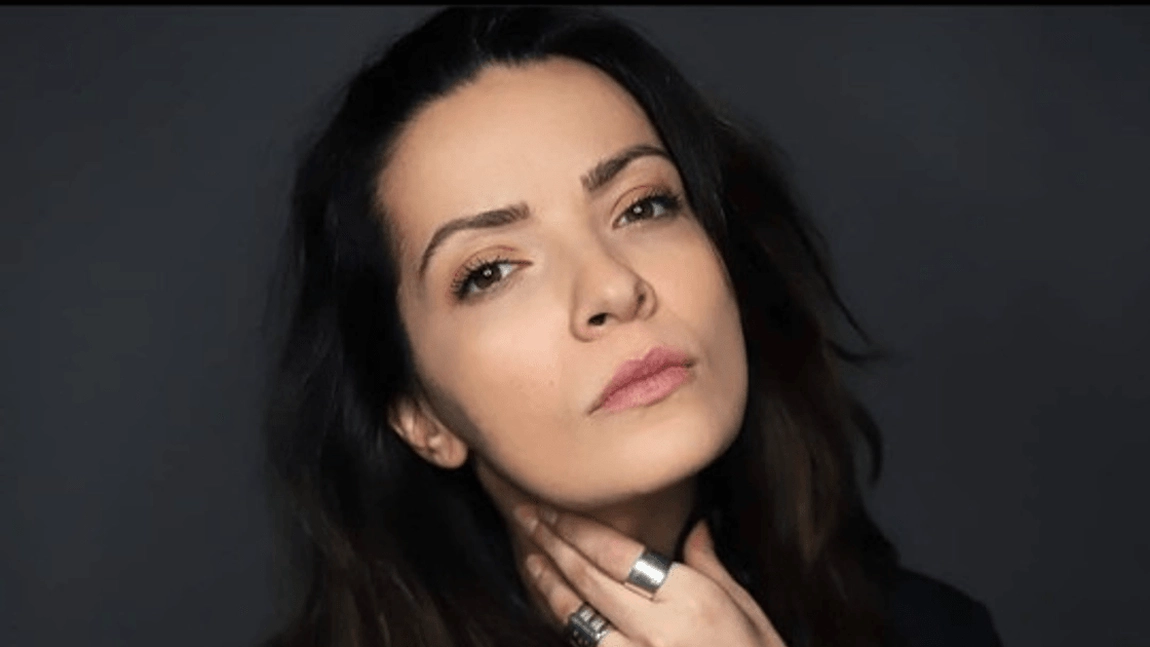 Anca Dinicu, în ipostaze sexy pe rețelele de socializare. Ce ar fi dispusă să facă vedeta de dragul actoriei