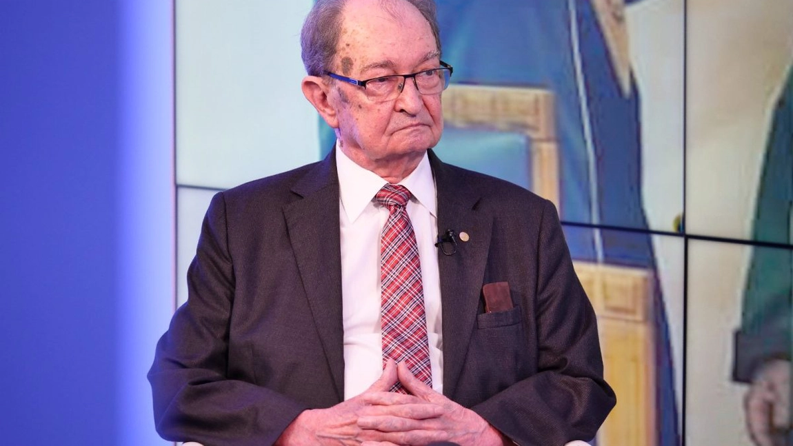 Prof.univ.dr.ing.acad. Bogdan C. Simionescu, despre modificările Legii Educaţiei şi învăţământul din România, la BZI LIVE: „Mă sperie. Şcoala nu poate fi o joacă!” - VIDEO