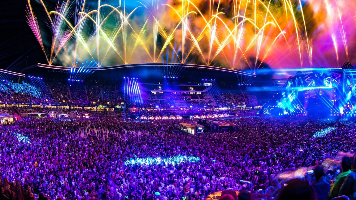 Record pentru o cazare de câteva nopți la festivalul UNTOLD. Cât costă să închiriezi o cameră de cămin în Cluj-Napoca