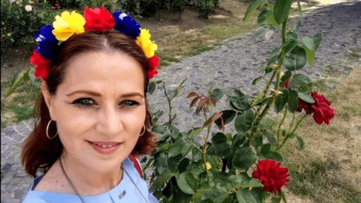 „Au dat foc. Totul a ars” Nicoleta Voicu, clipe de panică din cauza unui incendiu din curtea casei! Artista nu poate uita
