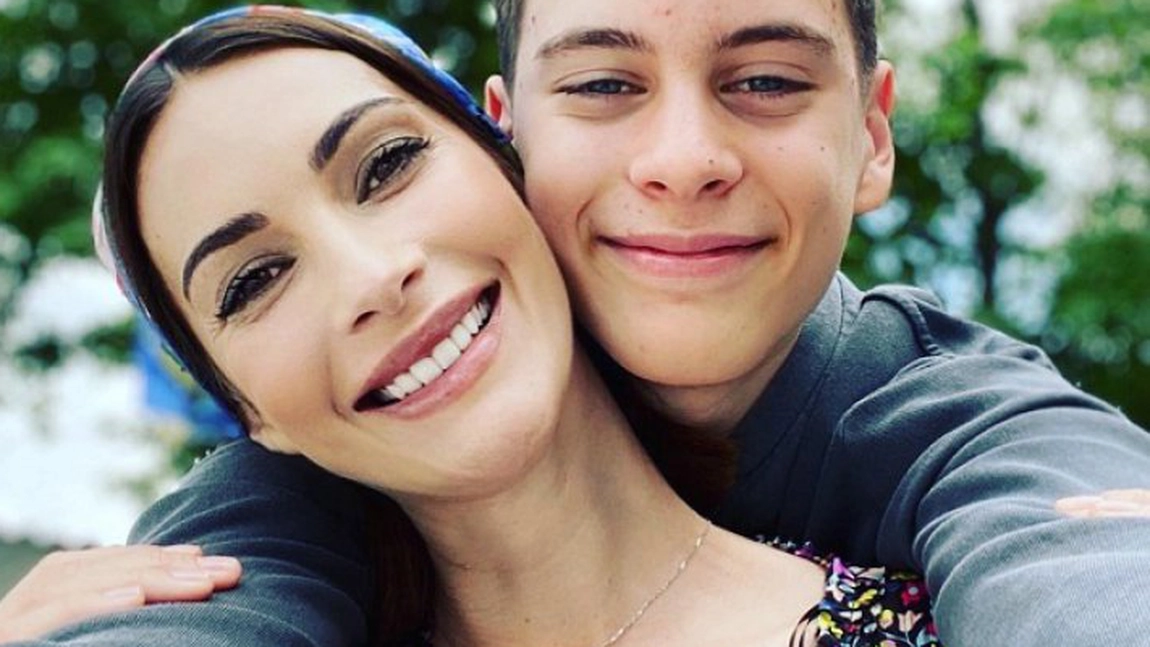 Petru Zaharescu, în ipostaze neașteptate alături de mama sa celebră. Cum arată fiul prezentatoarei de știri Andreea Berecleanu