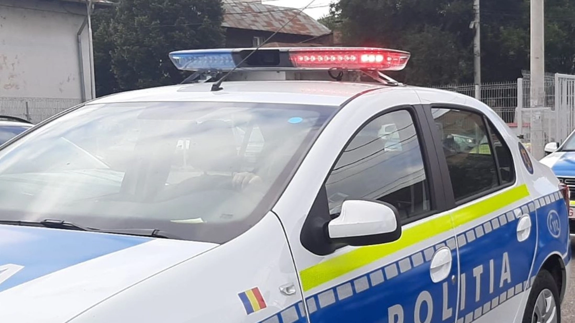 Peste 32 de kilograme de droguri, descoperite de poliţişti la trei bărbați din Arad