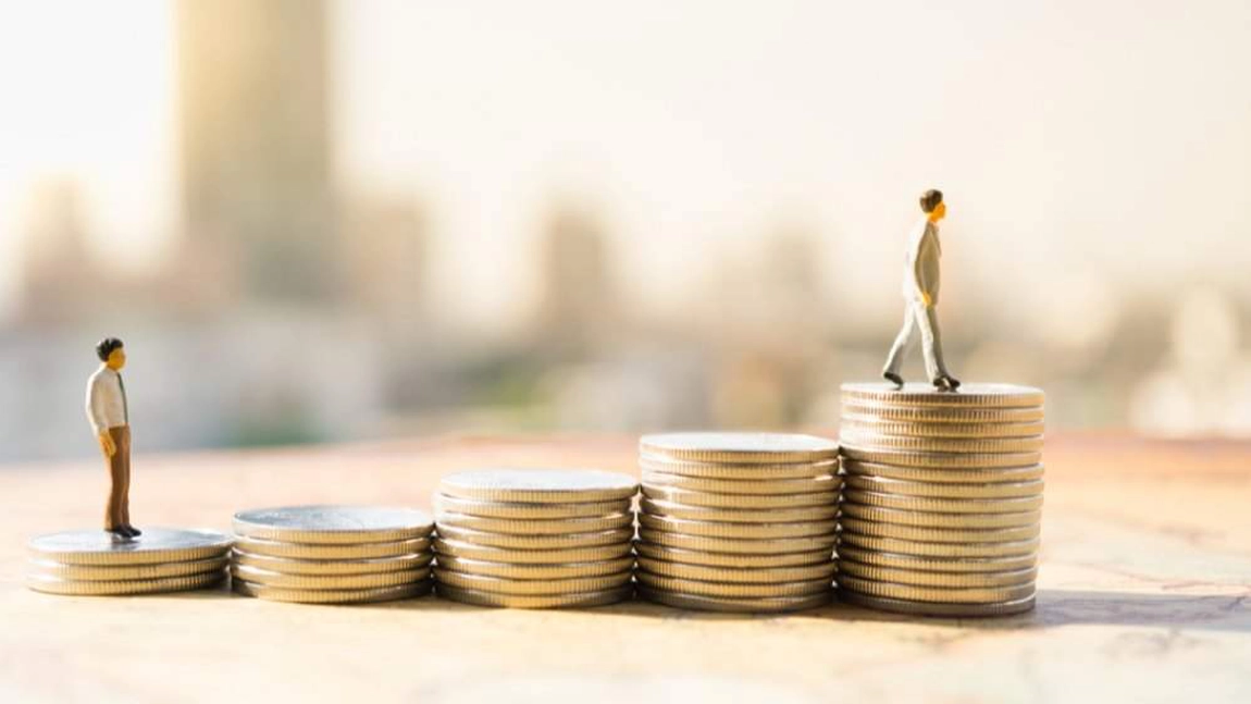 Salariile tuturor bugetarilor vor fi mărite de la 1 august. Ce a decis Guvernul cu privire la proiectul inițial de OUG
