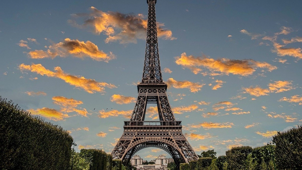 Turnul Eiffel din Paris este afectat de rugină şi necesită reparaţii
