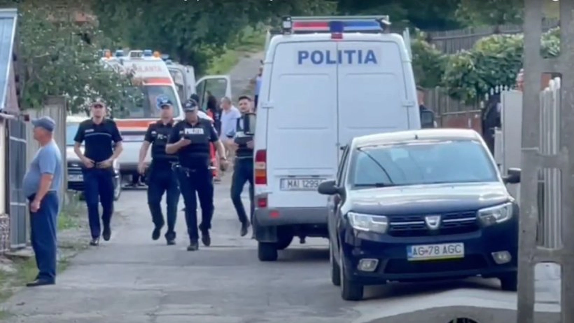 Cinci persoane din judeţul Argeş, omorâte într-o locuinţă. Criminalul a fugit într-o pădure - FOTO