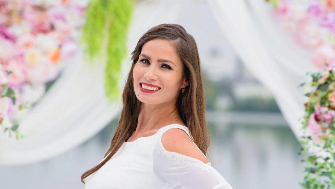 Cântăreața Daniela Ploia, foc și pară că George Simion a invitat-o la nuntă. Ce a pățit artista