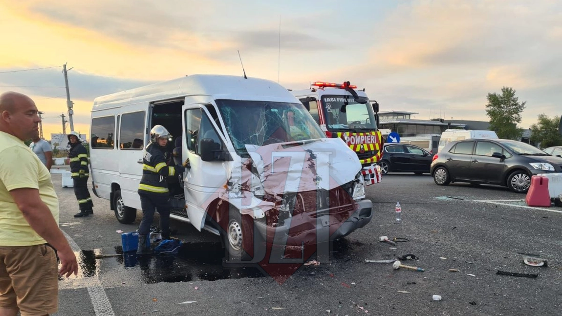 Accident rutier grav în Lețcani, județul Iași, cu 13 persoane rănite. A fost implicat un microbuz  - EXCLUSIV, FOTO, VIDEO, UPDATE
