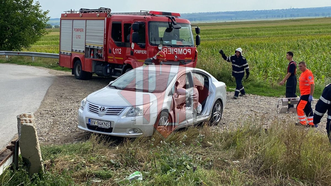 Accident rutier îngrozitor la Iaşi! O femeie s-a stins după ce o bucată de şină de cale ferată a zdrobit-o. Şoferul a pierdut controlul volanului şi a intrat în plin în capcana mortală - EXCLUSIV, FOTO, VIDEO, UPDATE
