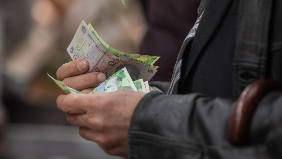 Guvernul majorează ajutoarele sociale. Câți bani vor primi persoanele asistate social