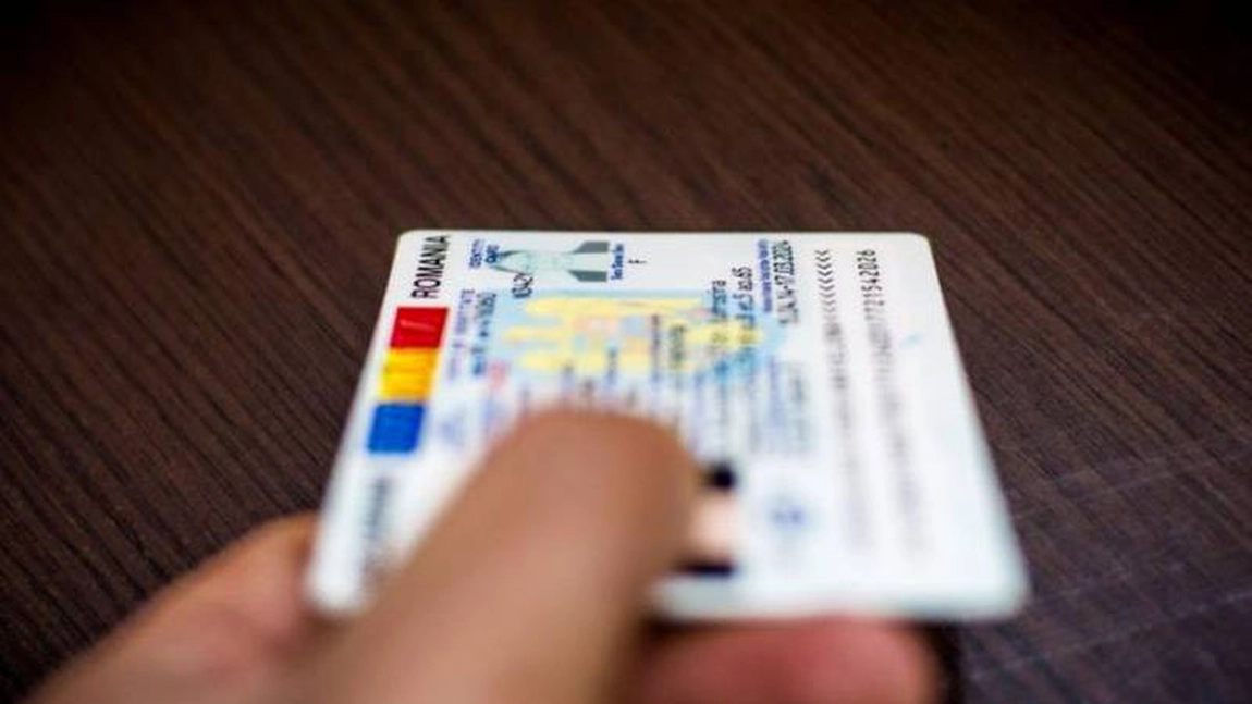 Secretul care te scapă de amenzi! Când eşti obligat să îţi schimbi buletinul, chiar dacă nu ţi-a expirat
