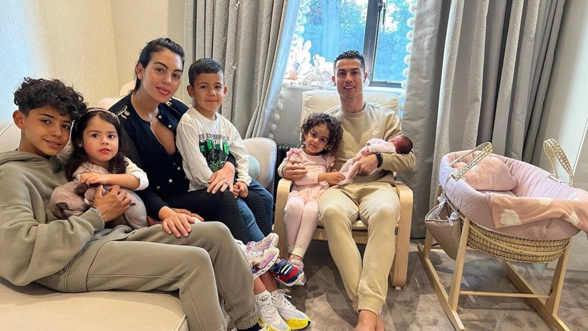 Câți copii are Cristiano Ronaldo? Detalii mai puțin știute din copilăria fotbalistului