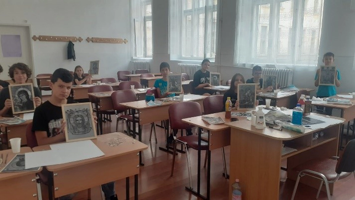 Proiecte la Colegiul Pedagogic „Vasile Lupu” din Iași, derulate pentru elevii care preferă o vacanță activă - FOTO