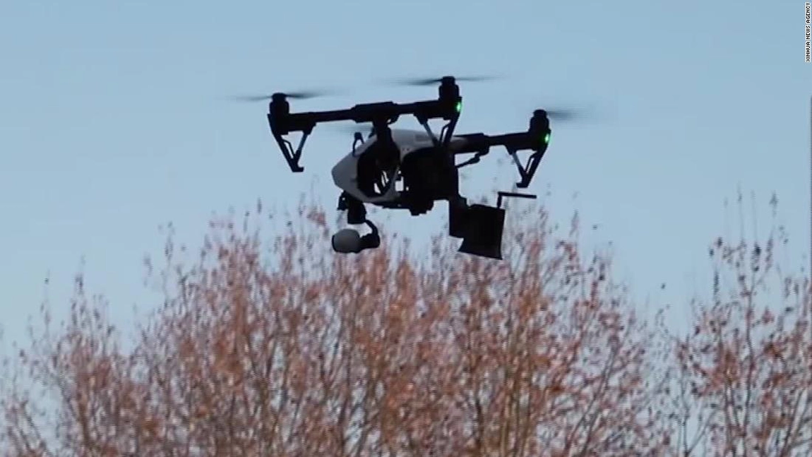 China folosește drone pentru depistarea oamenilor care încalcă măsurile anti-Covid