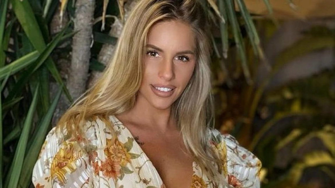 Florentina Raiciu, în ipostaze nud pe rețelele de socializare. Cu ce se ocupă vedeta de când s-a retras din lumina reflectoarelor