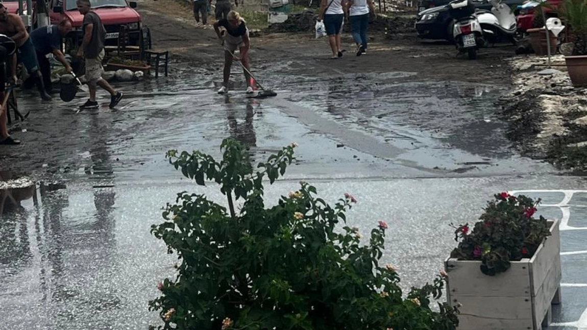 Turiştii români au surprins o furtună ce a făcut prăpăd pe insula Thassos, din Grecia - VIDEO