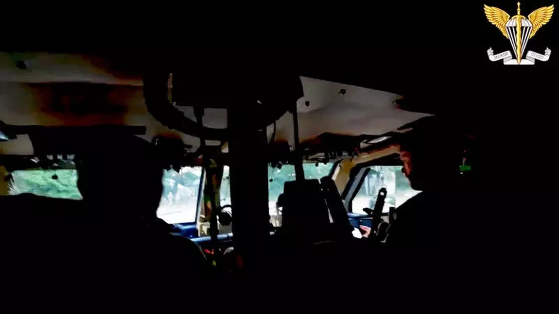 Membrii Forțelor Aeropurtate ale Ucrainei au primit vehiculele tactice de suport „Husky” din Marea Britanie - VIDEO