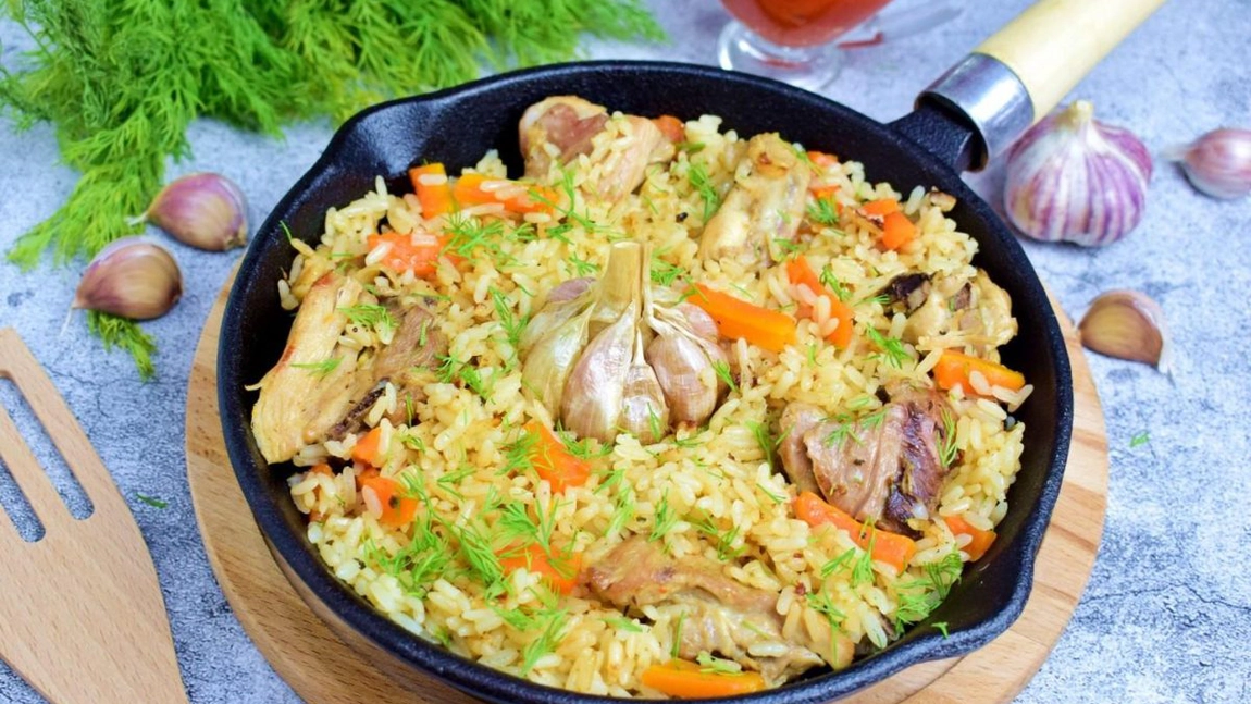 Pilaf de orez simplu. Cum să pregătești deliciul în stil indian și turcesc