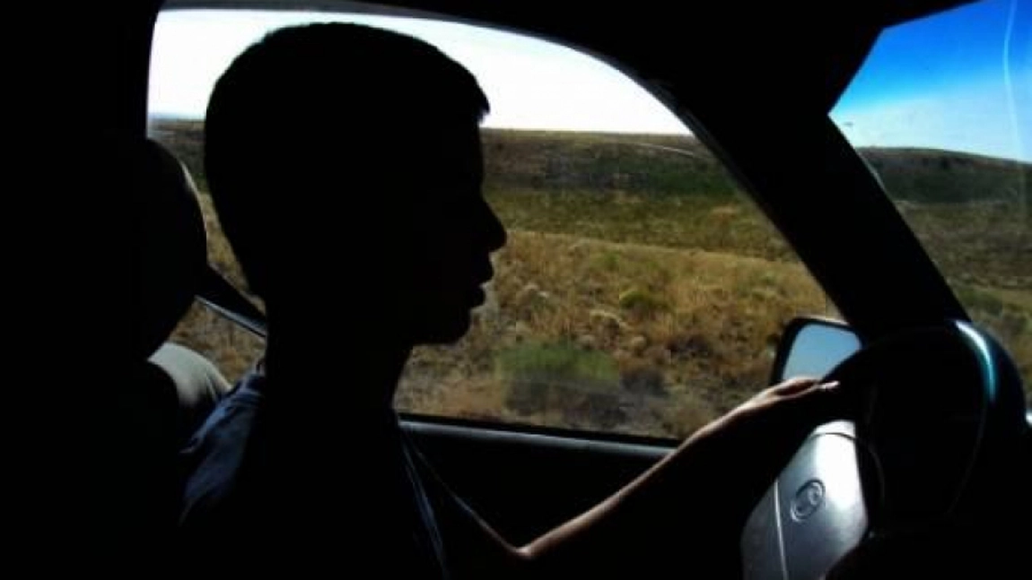 Urmărire ca în filme în Dolj, cu focuri de armă, tot tacâmul. La volanul autoturismului se afla însă un puşti de 15 ani - VIDEO