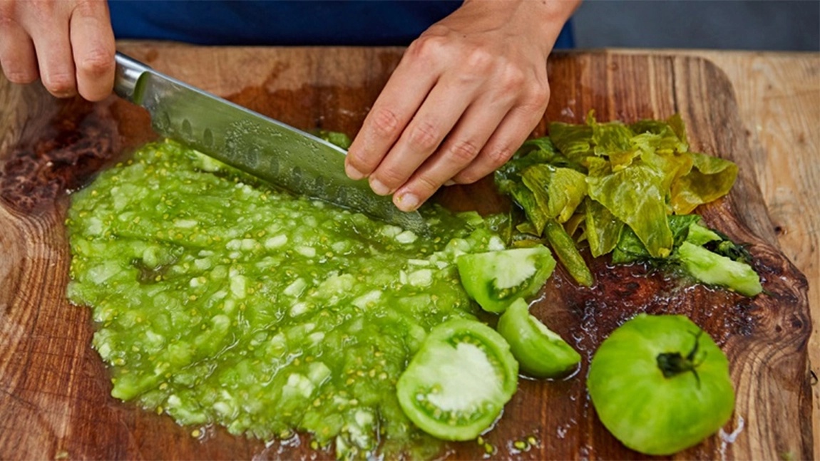 Zacuscă de gogonele, un deliciu nelipsit din cămară. Rețeta bunicii pentru un preparat culinar desăvârșit