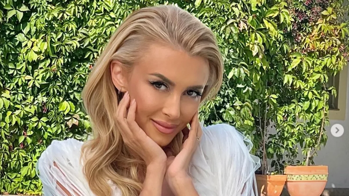 Andreea Bălan, implicată într-un accident rutier. Cum se simte vedeta