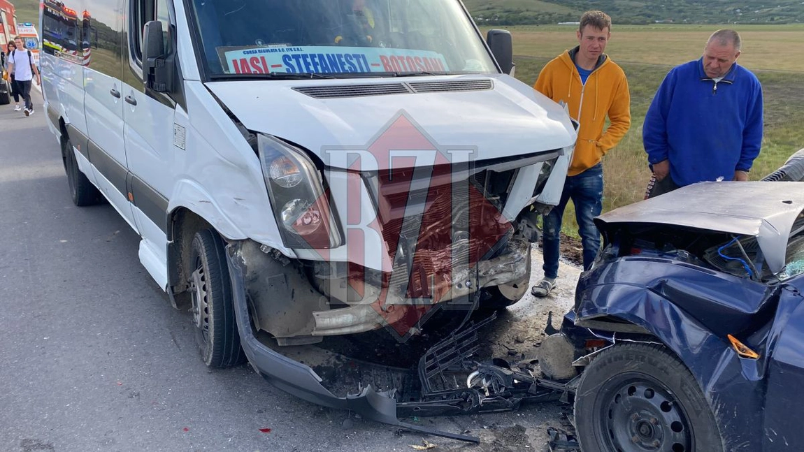 Accident rutier în Popricani. Cinci persoane au fost rănite, după ce șoferul unui microbuz vorbea la telefon și a intrat în coliziune cu un autoturism - EXCLUSIV, UPDATE, FOTO, VIDEO