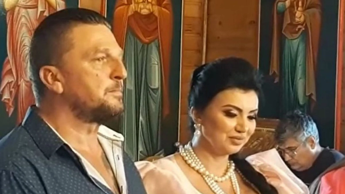 Adriana Bahmuțeanu, lăsată singură de logodnic. George Restivan a plecat de urgență în America