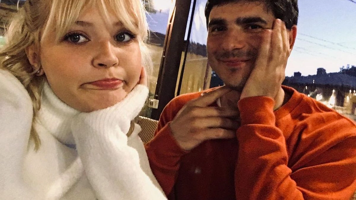 Alex Bogdan este mai fericit ca oricând alături de iubita sa. Ce decizie surprinzătoare a luat celebrul actor