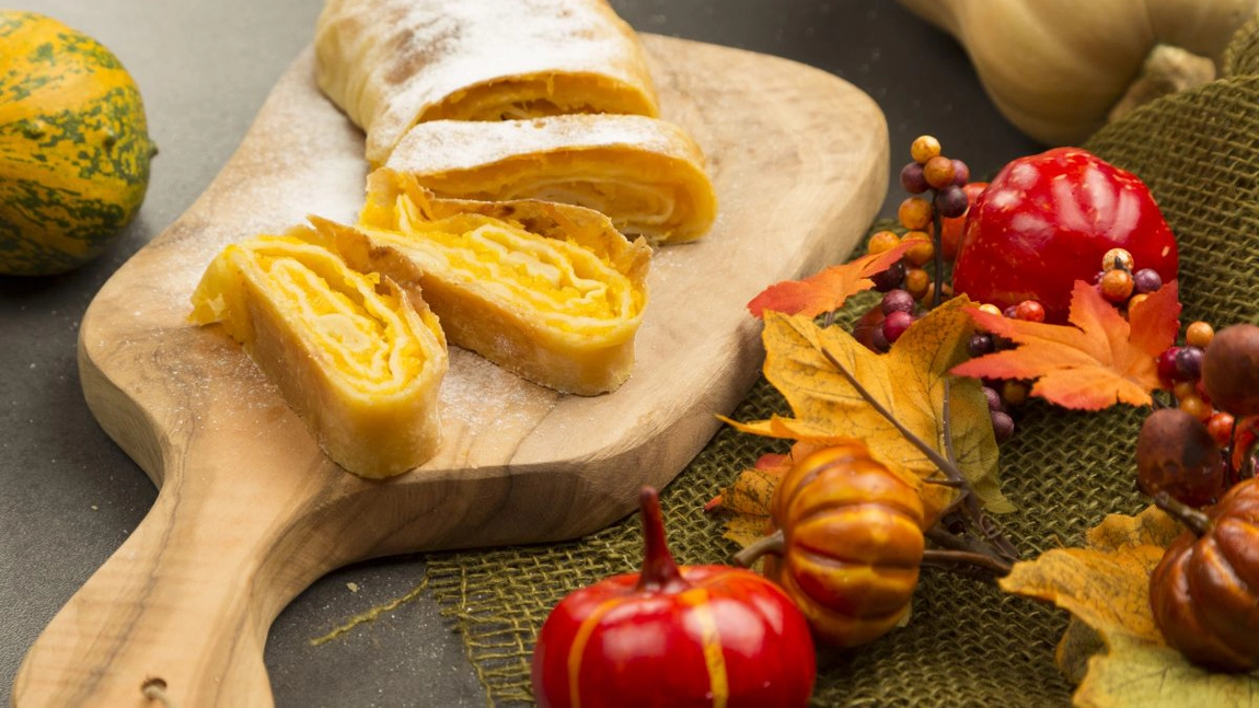 Cea mai bună plăcintă cu dovleac după rețeta bunicii. Cum să pregătești acasă o plăcintă gustoasă și aromată