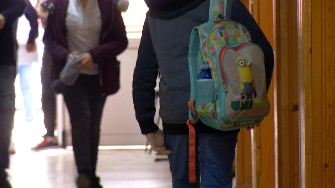 Bursa socială pentru elevii din mediul rural a fost eliminată! Nu a existat vreun anunț înainte de aprobare
