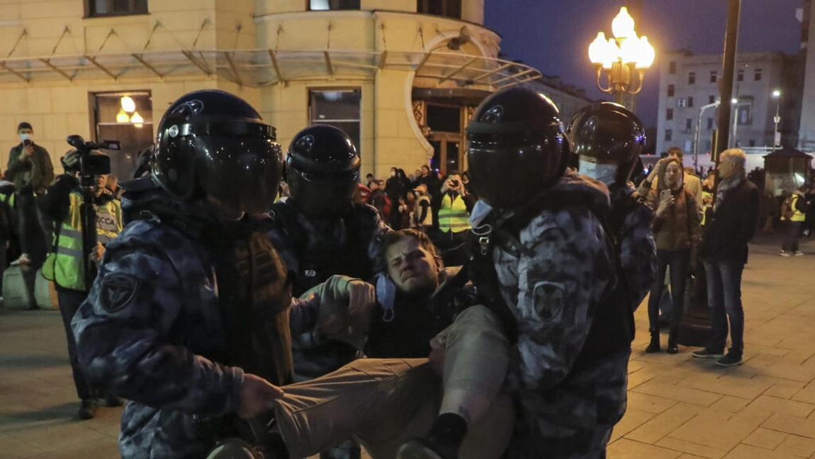 Proteste în Rusia! Sute de persoane au fost arestate, după ce s-au arătat nemulţumite de mobilizarea parţială a populaţiei