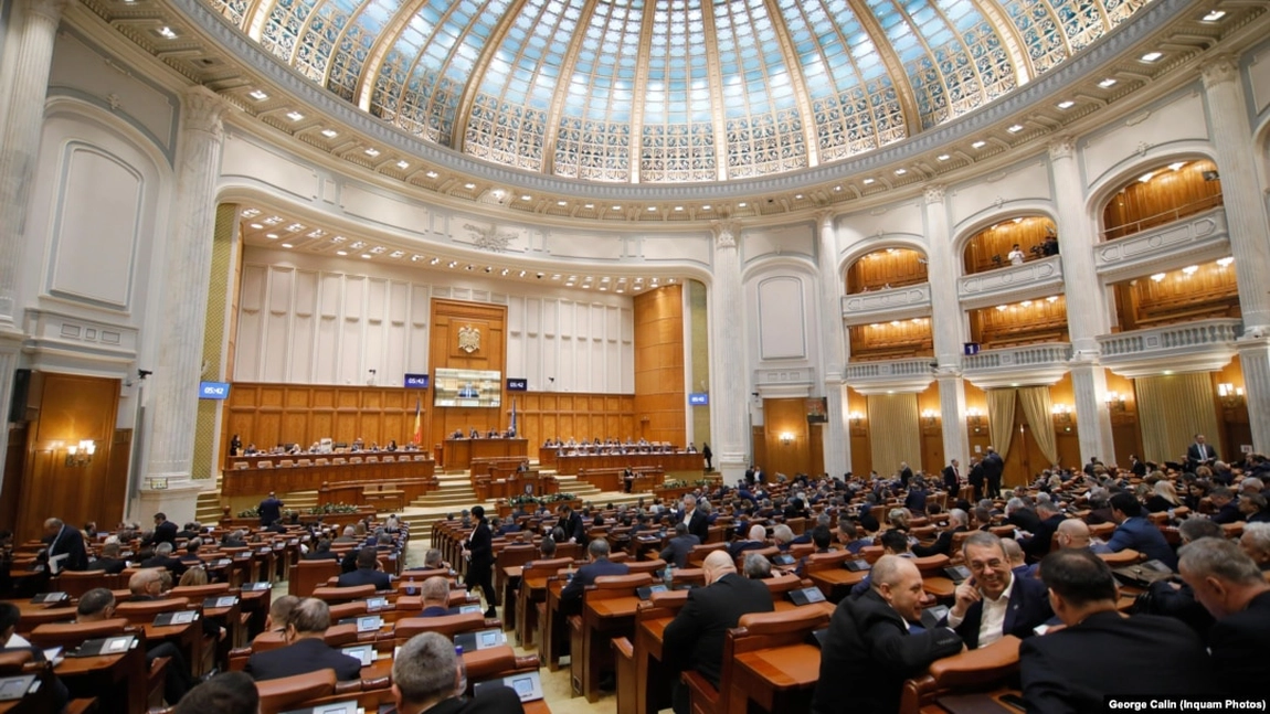 Ce au declarat senatorii după ce şi-au mărit salariile: „Merge economia, sunt bani. Vom trăi bine
