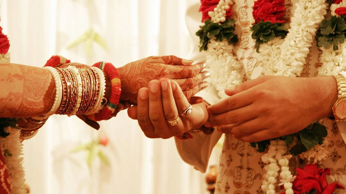 Un mire din India şi-a abandonat mireasa în momentul în care a văzut cine a venit neanunţat la petrecere