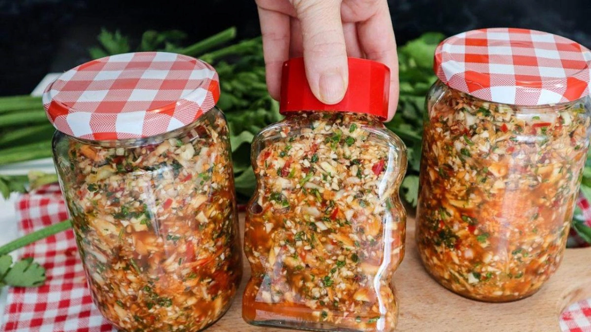 Cel mai bun zarzavat fiert cu roșii și ardei. Rețeta bunicii pentru un zarzavat aromat și gustos
