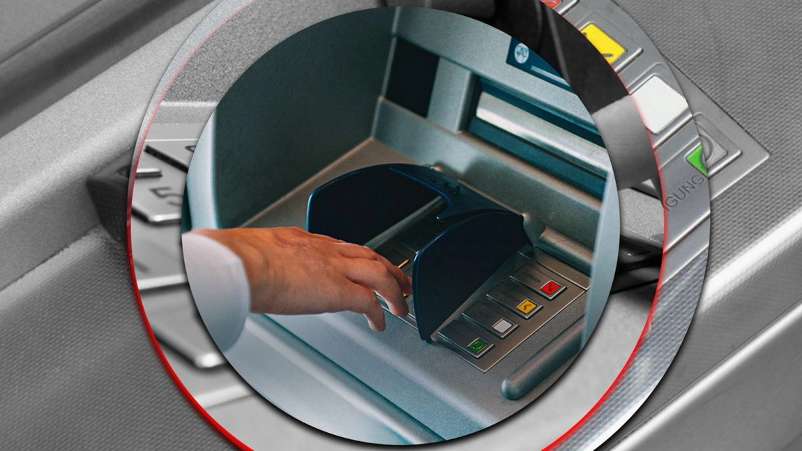 Un infractor la modă, cu numele schimbat, a fost arestat la Iași, după ce a jonglat cu bancomatele în Austria