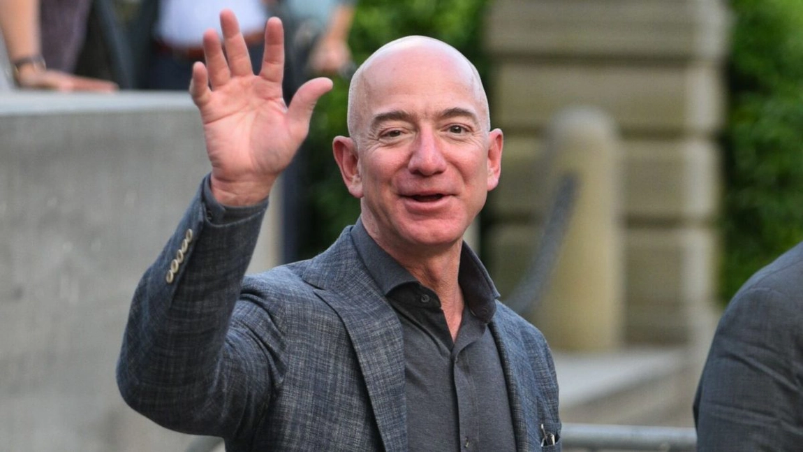 Jeff Bezos prevede un viitor sumbru pentru economie