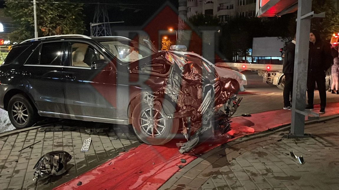 Accident rutier la Rondul Vechi! Două autoturisme au fost implicate - EXCLUSIV, GALERIE FOTO, VIDEO, UPDATE