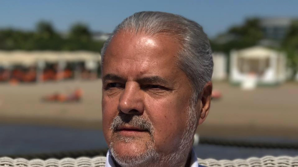 Protest inedit! Adrian Năstase anunță boicotarea magazinelor olandeze Mega Image până la acceptarea României în Schengen