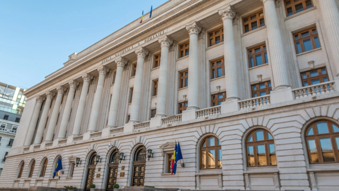 BNR: Emisiune numismatică cu tema 100 de ani de la încoronarea de la Alba Iulia a Regelui Ferdinand I și a Reginei Maria