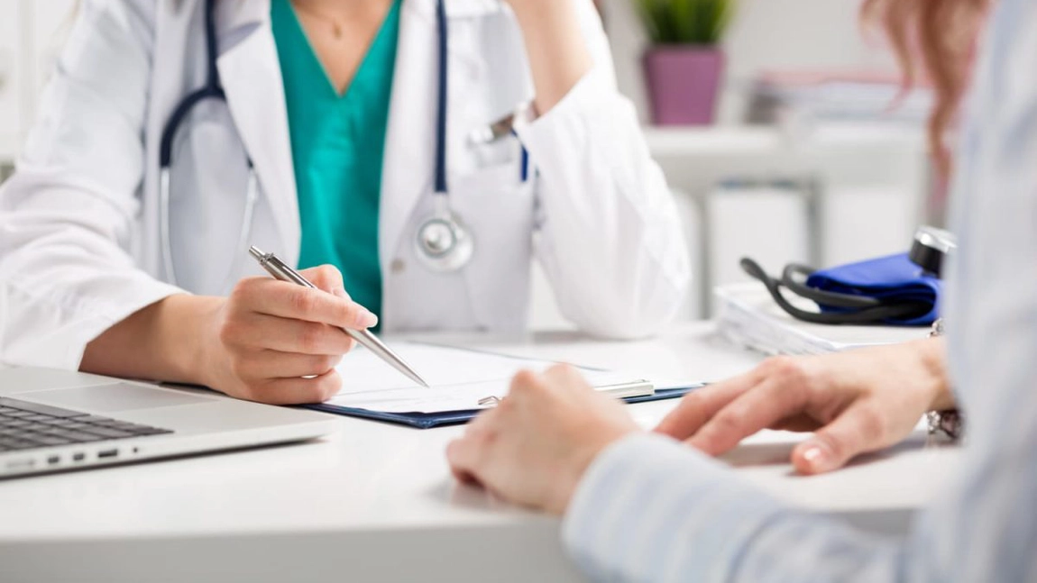 Consultaţii medicale gratuite pentru aceşti salariaţi din România. Angajatorul suportă toate costurile