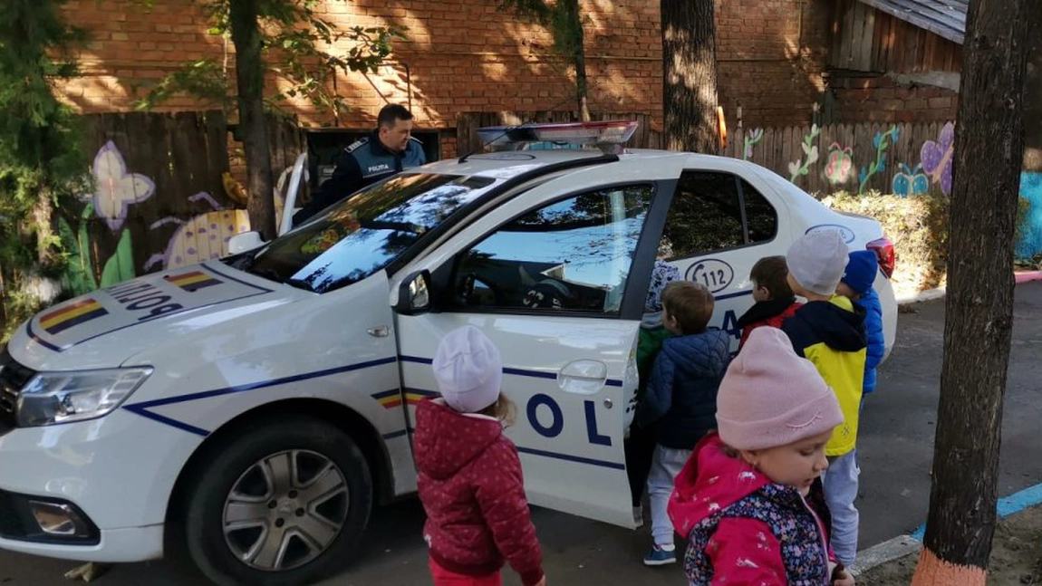 Copiii de la Grădinița cu Program Prelungit nr. 9 Iași au participat la o activitate desfășurată de polițiștii ieșeni - FOTO