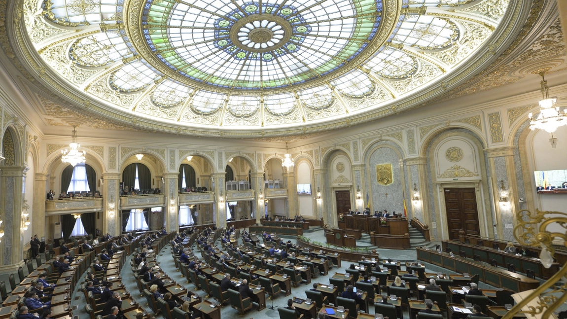Toate cele trei legi ale justiției au trecut de Parlament în procedură de urgenţă