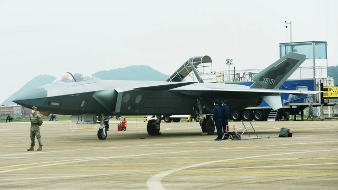 Cele mai moderne avioane invizibile au fost prezentate în China